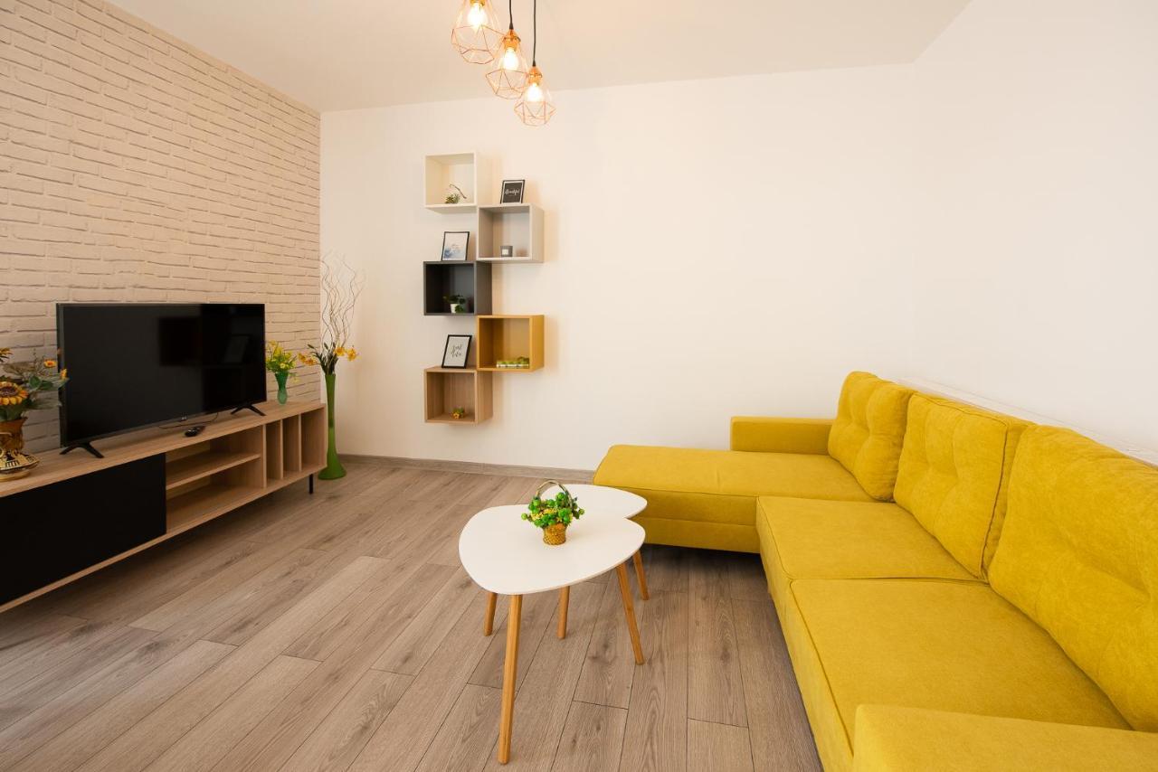 Art Apartment Targu-Mures Bagian luar foto